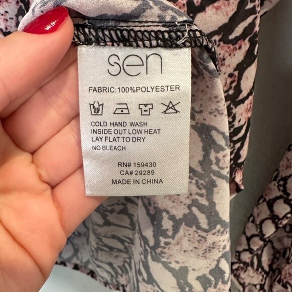 sen Pink & Black Smocked Long Sleeve Snake Print Sheer Blouse - Size XS - EUC - Picture 7 of 7